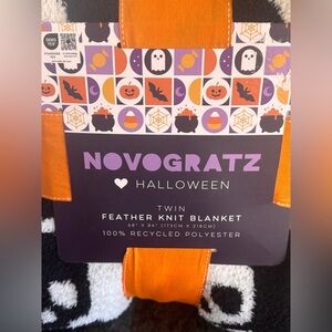 Novogratz Halloween Twin Feather Knit Blanket - Orange and Black